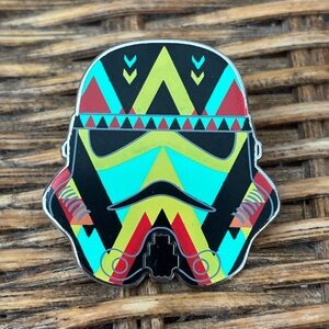 DISNEY x STAR WARS 2016 Aztec  Stormtrooper Helmet Mystery Pin